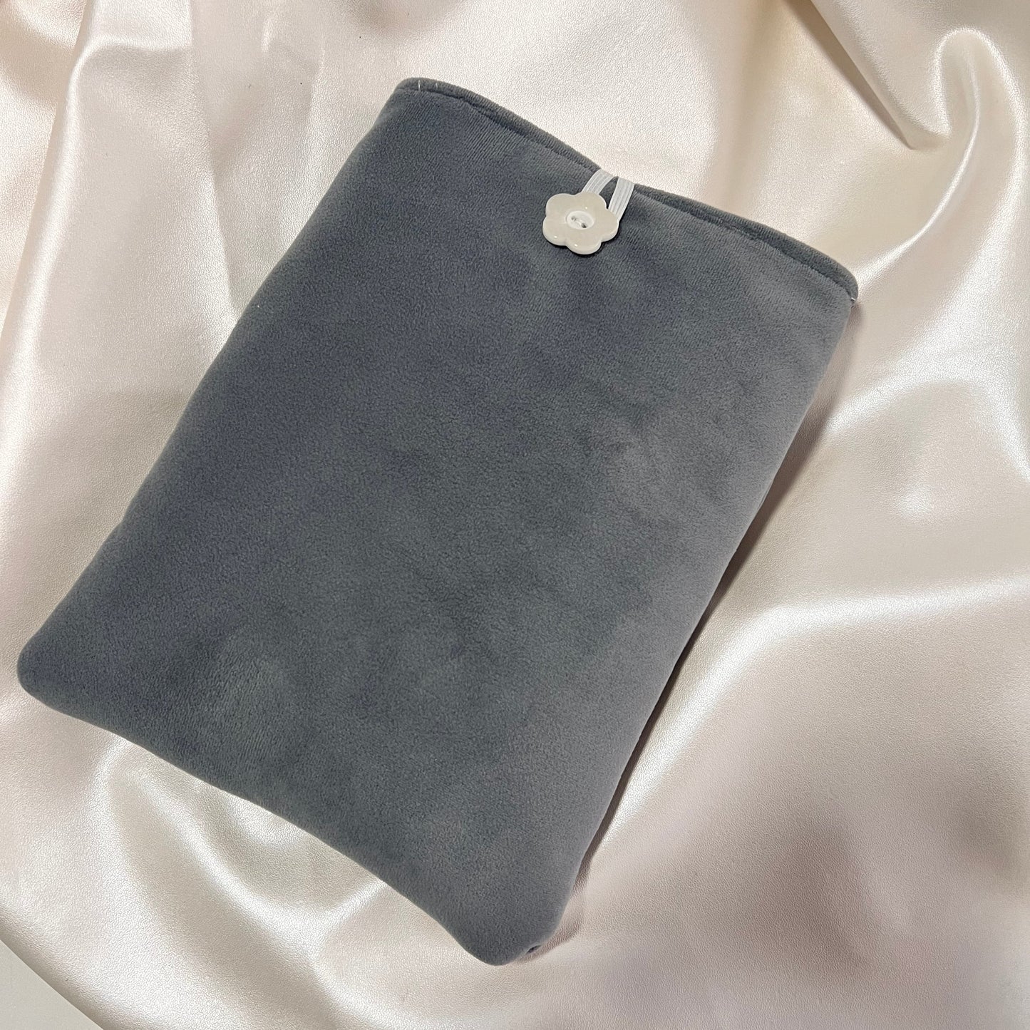 Paddle book sleeve

Handmade book sleeve

gray book sleeve

Gift for books

Gift for book lovers

Book sleeve for travel

Book sleeve for teachers

Book sleeve case

Book sleeve

Book protector

book pouch

book cover sleeve

