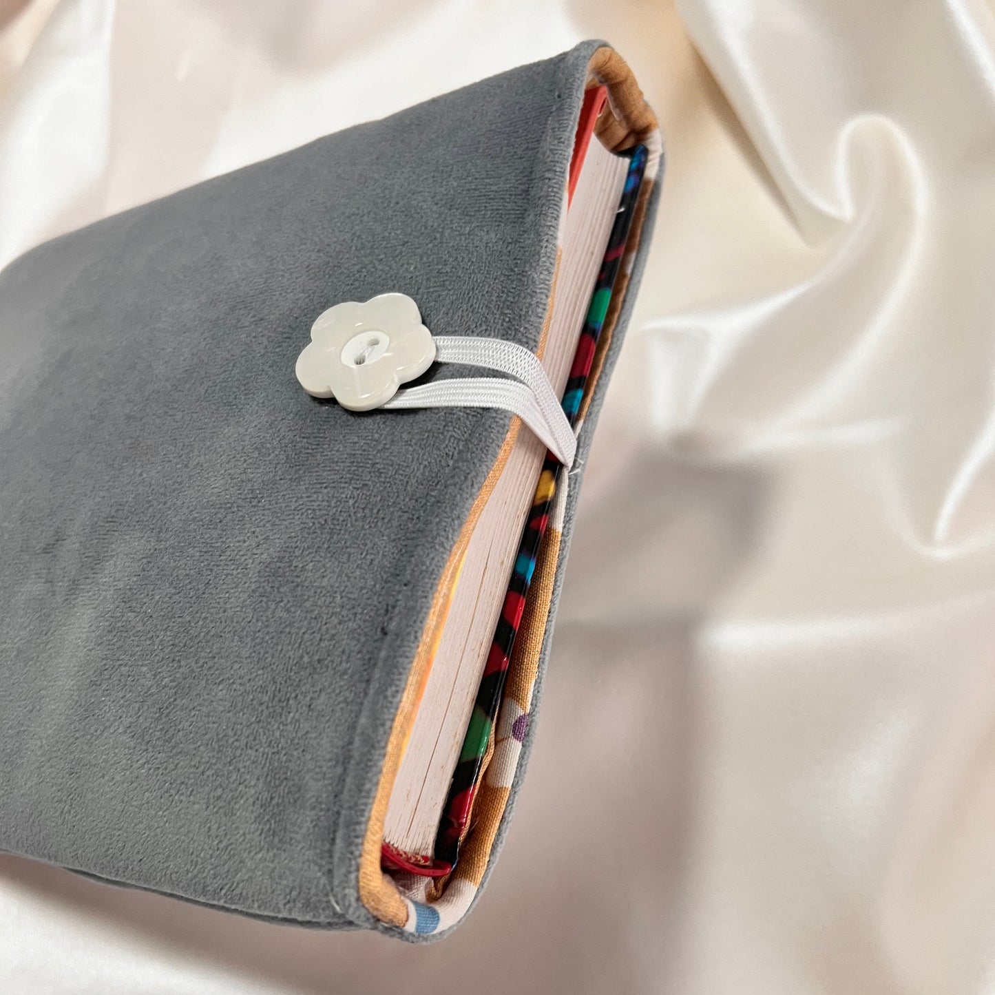 Paddle book sleeve

Handmade book sleeve

gray book sleeve

Gift for books

Gift for book lovers

Book sleeve for travel

Book sleeve for teachers

Book sleeve case

Book sleeve

Book protector

book pouch

book cover sleeve

