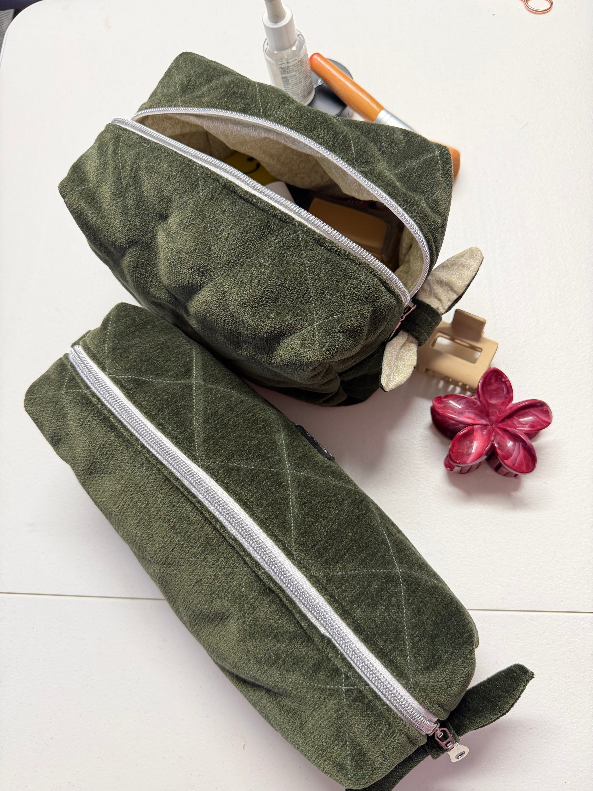 2pcs Green Love Make Up Bag Set