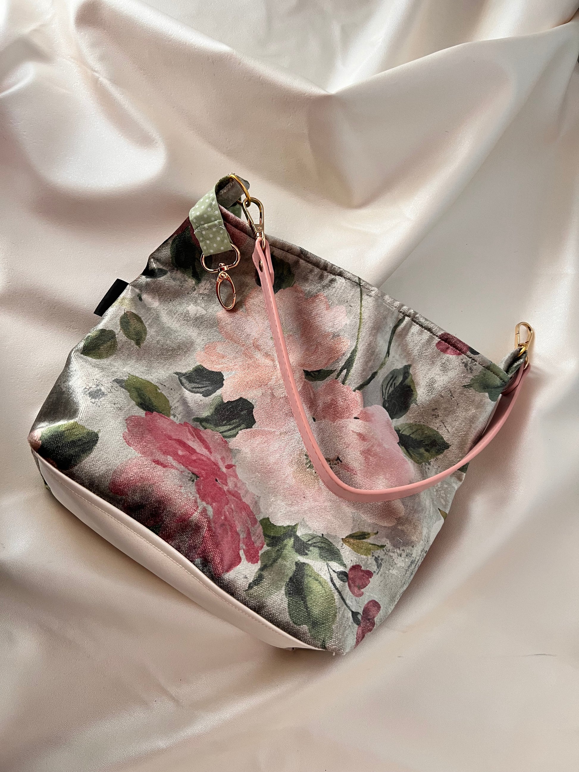 IN Love handmade pink velvet purse with flower pattern